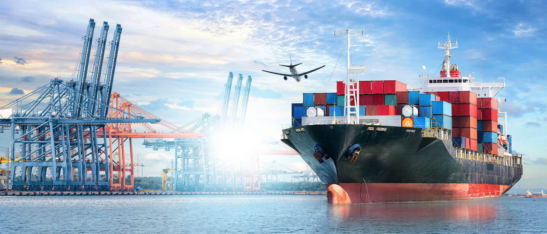 Logistics IT Solutions Get future-proof ports and airports with logistics IT solutions like 5G campus networks, Cloud Computing, connectivity, and much more.