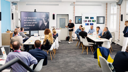 Digital Transformation in Banking & Insurance Industry Inspirational speech at Digital Transformation in Banking & Insurance Industry