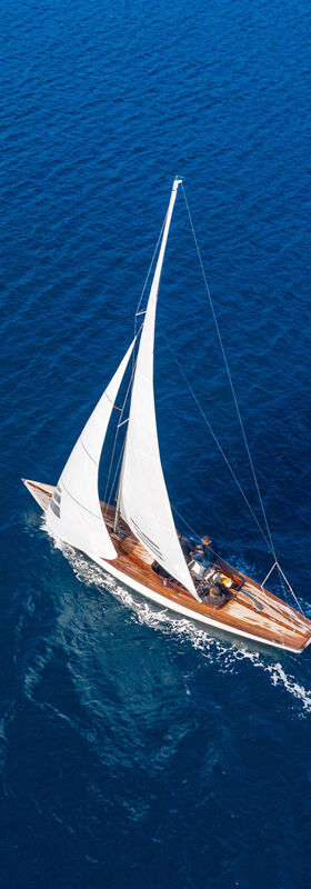 A sail boat symbolizes the freedom to enjoy the choice of top solutions with the next generation hybrid data center by T Business.