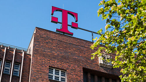 Digital Transformation in Banking & Insurance Industry Telekom Business Europe logo