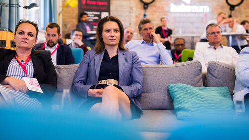 Digital Transformation in Banking & Insurance Industry Visitors listening to a speaker at Digital Transformation in Banking & Insurance Industry